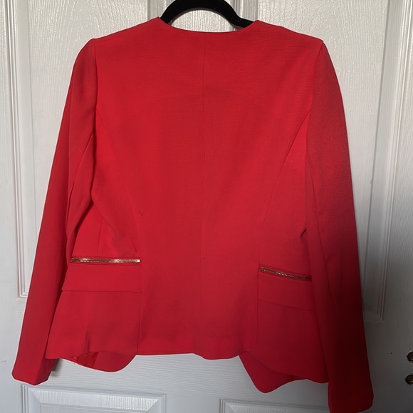 Blazer - Picture 6 of 6